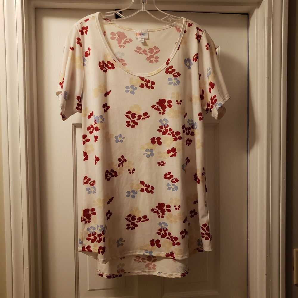 EUC Lularoe Classic T